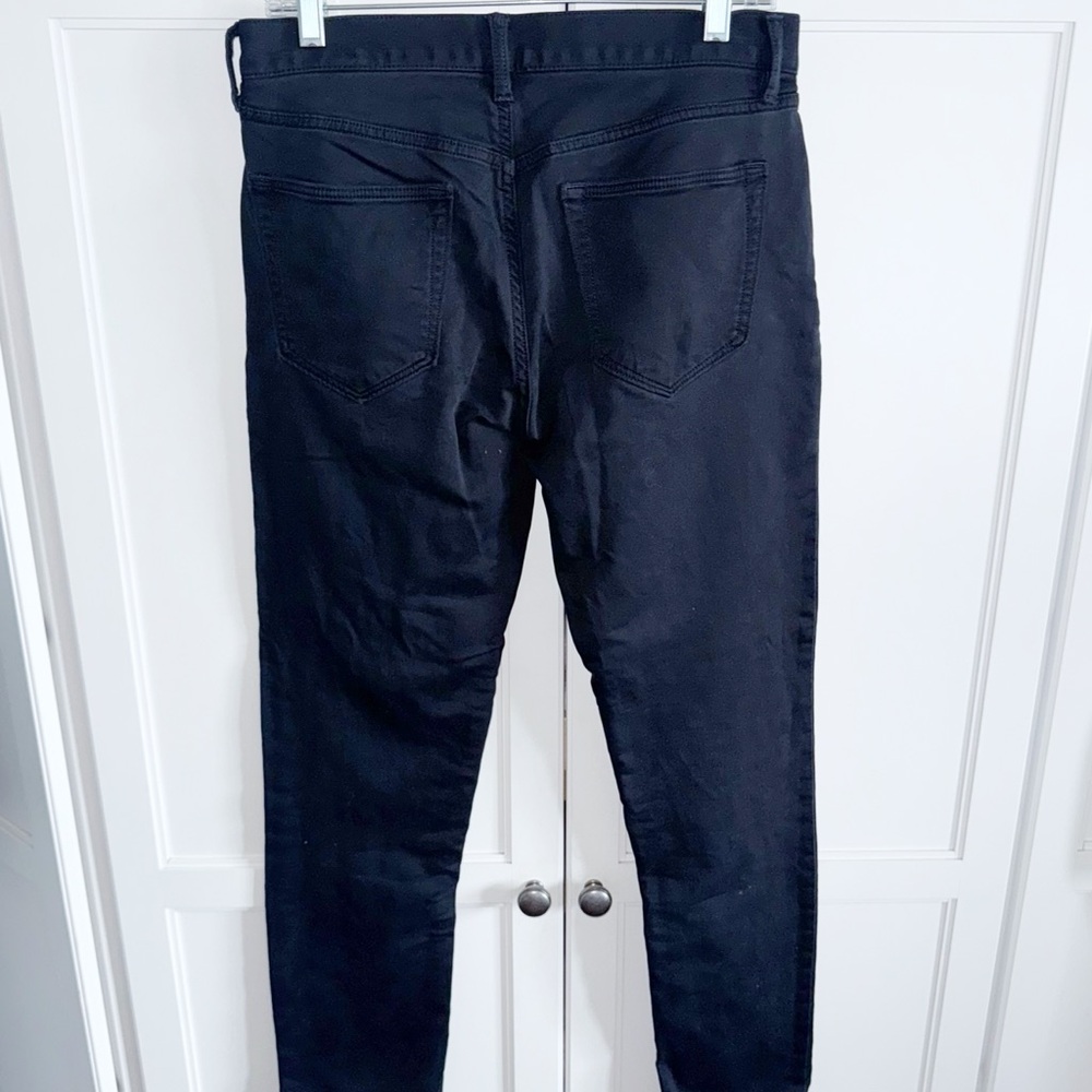 Banana Republic Men’s Straight Black TPRD Traveler Jean 30/30
Athletic fit - Picture 4 of 13